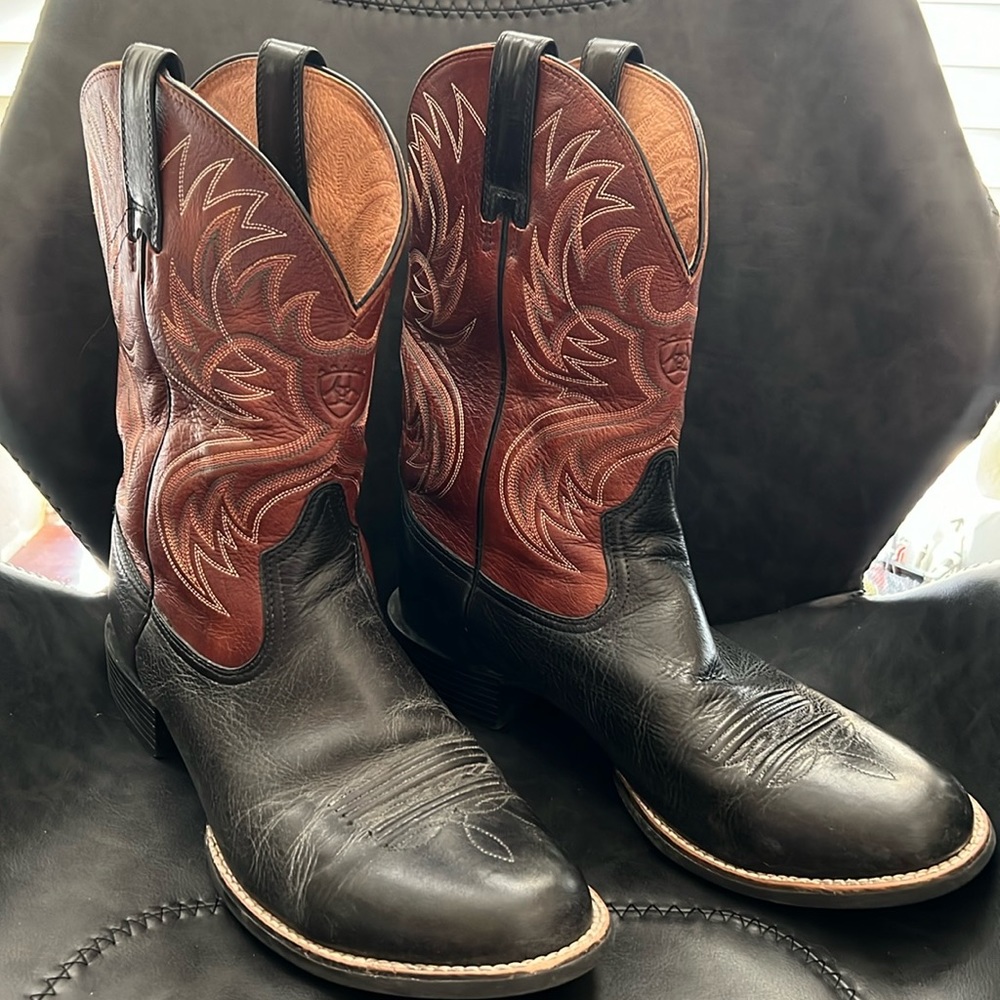 Men’s Ariat Heritage Horseman Round Toe Cowboy Boots